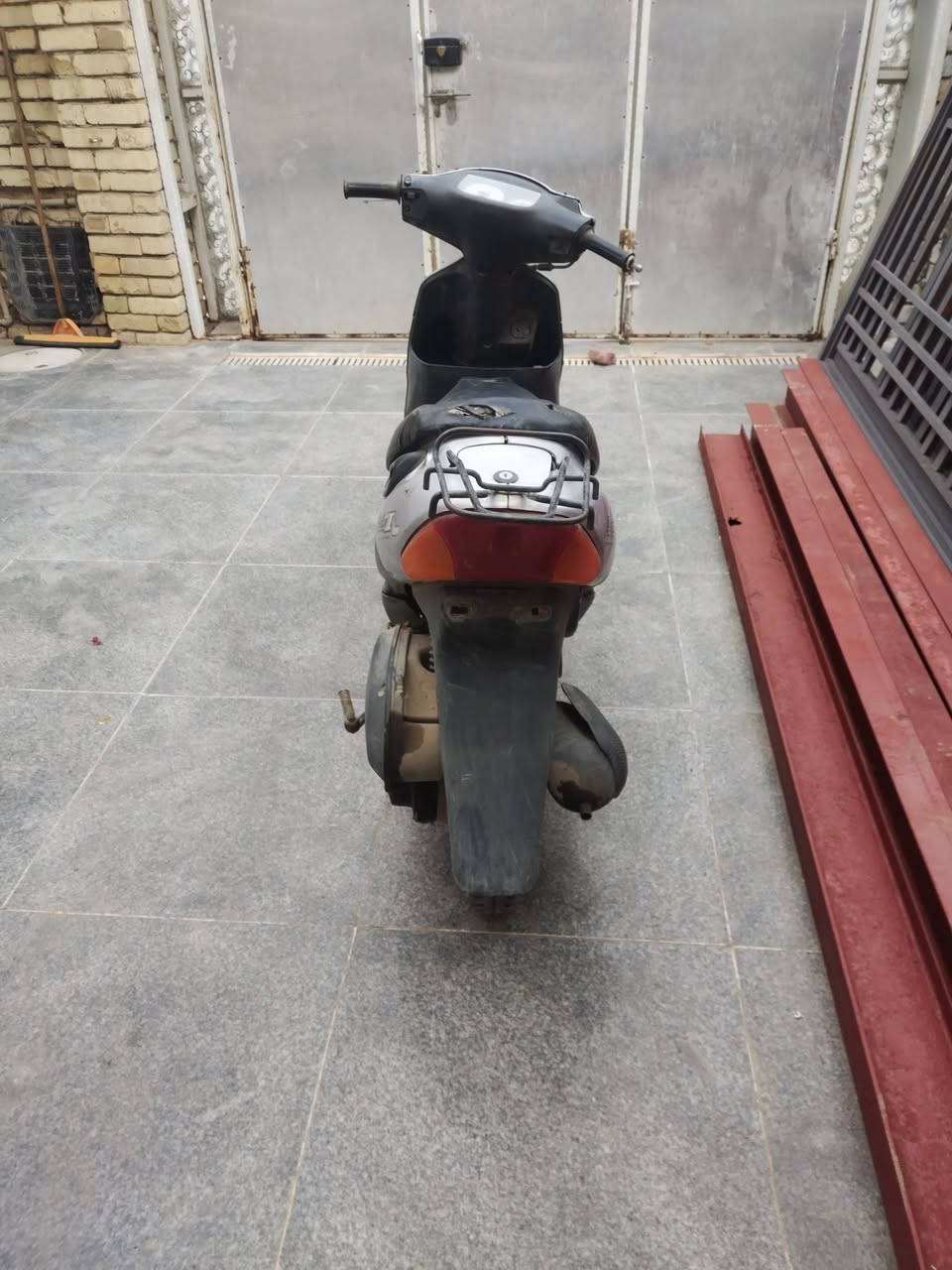 سلام عليكم 
دراجة ساسوكي خفاش او جنطة الدراجة گايمة ومتروكة الكهربائيات شغالة السلف الدراجة اوراق 
المكان العمارة القادسية 
ما متواجد بالفيس بس عالرقم ***********
