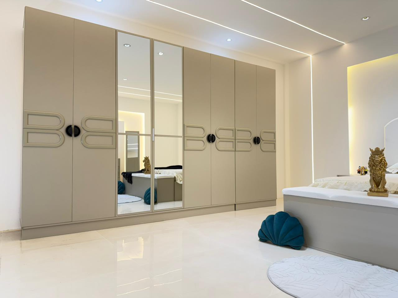 تم وصول
موديل مودرن
💸
*10 قطع*
برغي وجوي حديد✅
ظهر بلوك 8 ملم✅
سرير دبل جك✅
كنتور رفوف 
♦️كنتور 340 ملحق
♦️ميز تواليت 145 cm
♦️ كومدي عدد2, 60سم
♦️سرير200 سم*180سم
♦️مرايا قيافه
♦️شازلون 
♦️طابورية
♦️دراور
السعر مليون و ٦٢٥ الف دينار عراقي🇮🇶معمل اصلي 🏢  
 مع توصيل 🚚 وتركيب مجاناً ❗️❗️مجاناً ❗️❗️
للطلب من المتجر واتساب او مراسلت الصفحة📲
***********📲
