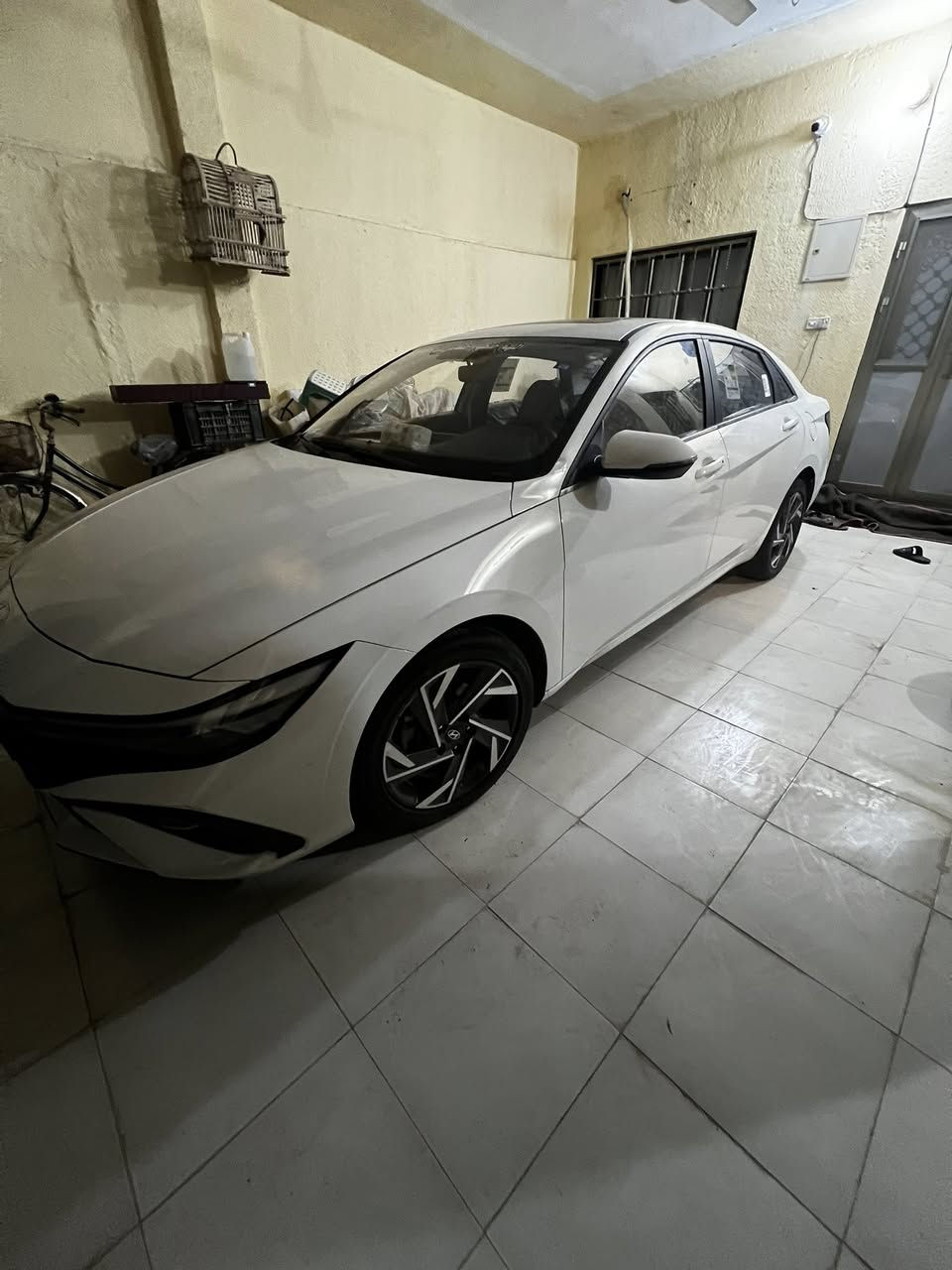 السلام عليكم للبيع سياره لانتره تجميع موديل 25  ماشيه 21  سعر 150 مكاني مشراق رقم ***********
