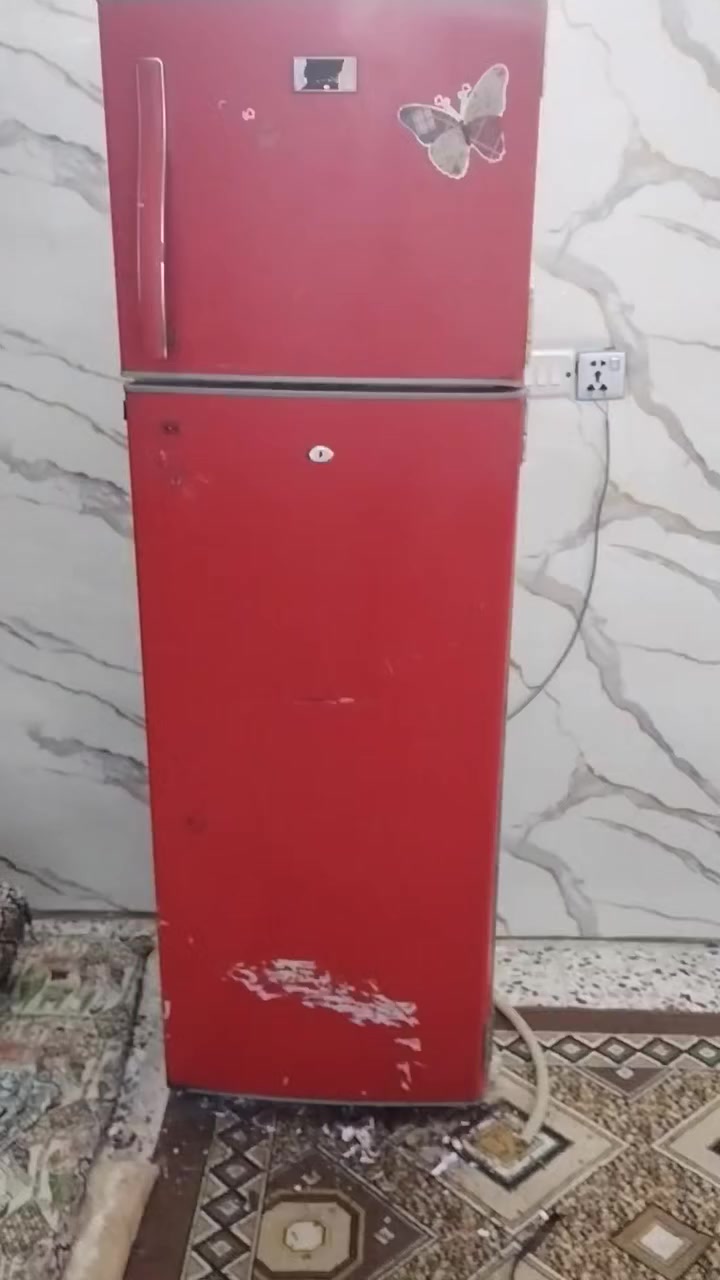 ثلاجه كبيره كلش  للبيع تجميد فول ضمان سبوع السعر 80 الرقم ***********
