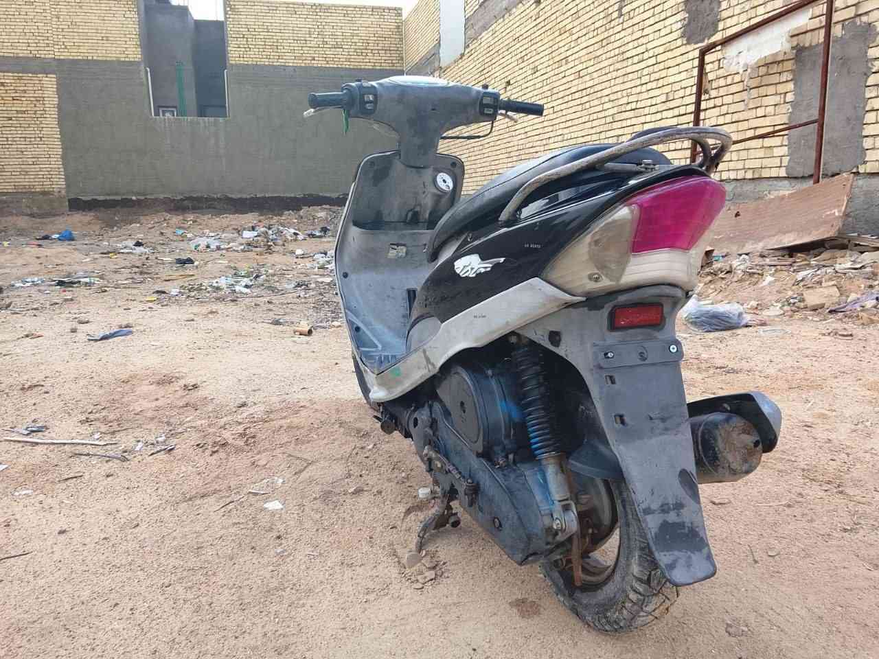 475 لبيع بيها مجال قليل 
حي نداء نجف نجف ماعوزها شي 

***********
