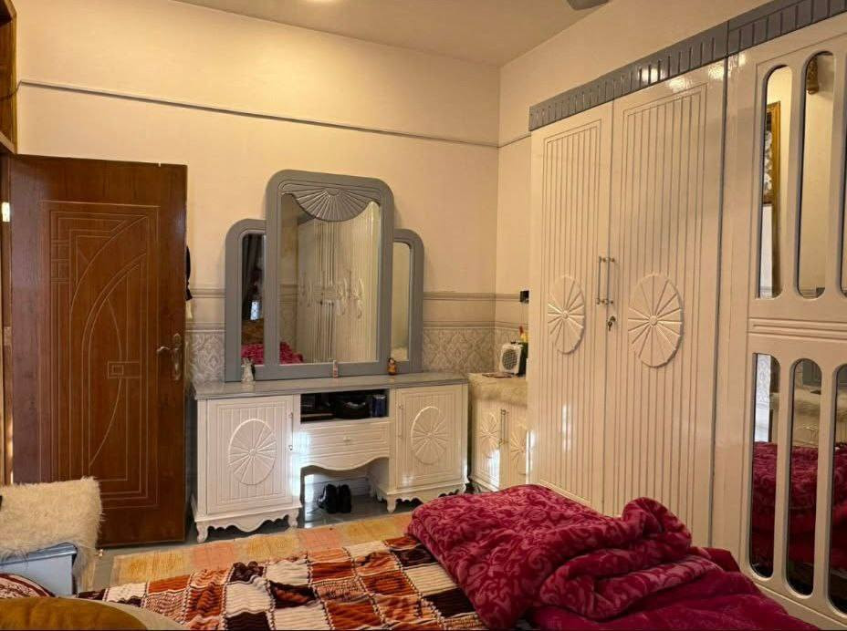 🏠 بيت للبيع – حي الإمام_طابوصرف

📐 المساحة: 100 متر
🏗 طابقين
📏 الواجهة: 5 م
📏 النزال: 20 م
📍 الموقع:
رابع دار عن شارع حي الإمام الرئيسي

🔹 تفاصيل الطابق الأول:
غرفة نوم (4 × 5 م)
مطبخ (4.5 × 3.5 م)
هول (5 × 4 م)
استقبال (5.5 × 3.5 م)
حمام داخلي (1.5 × 2 م)
حمام خارجي
🔹 تفاصيل الطابق الثاني:
غرفة نوم (4 × 5 م)
غرفة نوم (5 × 4.5 م)
هول كبير
حمام (1.5 × 2 م)
📞 للاستفسار:
***********
