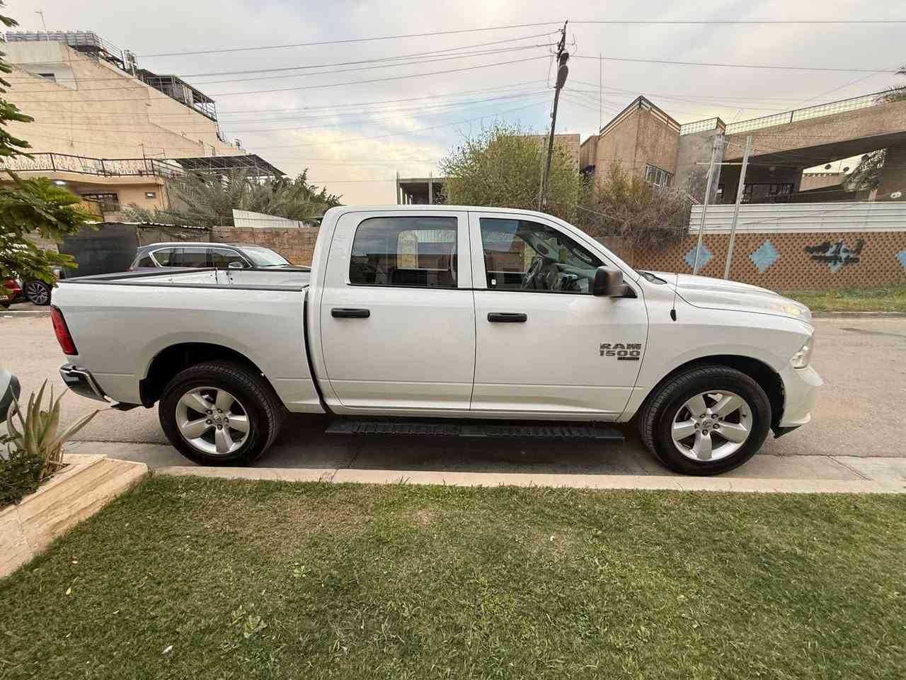 رام 2022 كلاسك
ب اسمي الحادث كما موضح بدون ايرباك بدون شواصي 
ماشية 36 الف ميل
مكان السيارة بغداد حي العدل 
للاستفسار : ***********
السعر : 24.500 $
