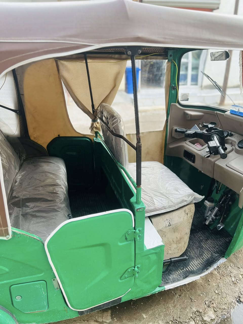 سلام عليكم تكتك لبيع 2021 فول مواصفات لوحات إنكليزي  مكينه مكفوله الداخل جديد  تأخذها منا تطلع لشغل ما محتاجه نقوصات السعر 7ونص وبيها مجال 
العنوان /التحرير \قرب مركز شرطه التحرير 
رقم الهاتف /***********
