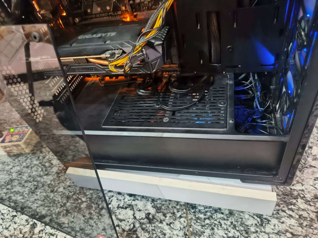 السلام عليكم اخواني عندي pc  للبيع مذربورد asus prime 360 plus  قطعتين رام ١٦ gb  هاردات ثنين sad  120و  gpu gtx1060 6gb. hdd 1000gb  
ومعالج i5-8400  وكيس كولر ماستر  وال pc نضيف كلش ومرتب مكاني ديالى بعقوبه  بسعره 325  الف


**إذا كنت صاحب هذا الإعلان وتريد حذفه لأي سبب، رجاءا أرسل رسالة إلى الدعم الفني**