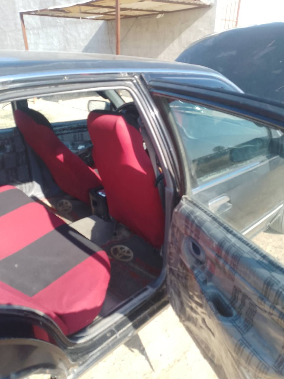 للبيع موديل 96سياره خيرمن الله جام كلهه شغاله كهربايات كلهه شغاله مال جني سعر 20وبيهه مجال عنوان ديالى بعقوبه تقاطع ساده ***********
