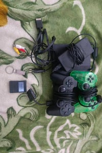 البلي كامل ملحقات+هارد بيه اكثر من30لعبه+ميموري كارد والبلي امانة ربي ...