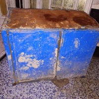 للبيع • خزائن