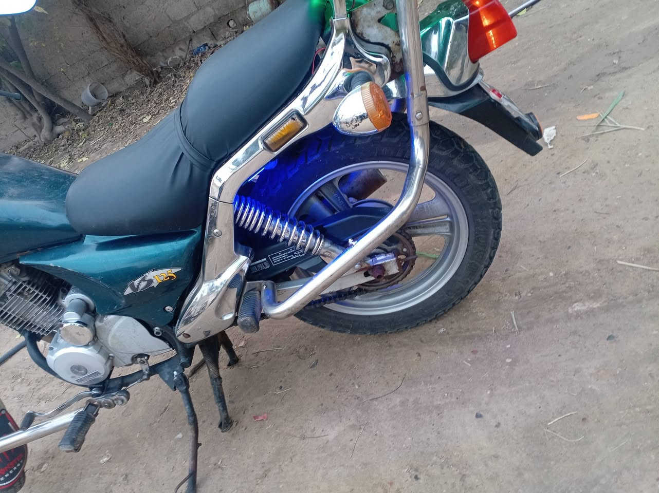 للبيع دايلم نضيف تايرات زوج جديد كله شغال عله ابلادي السعر 550 وبي مجال مكان بلد هاتف ***********
