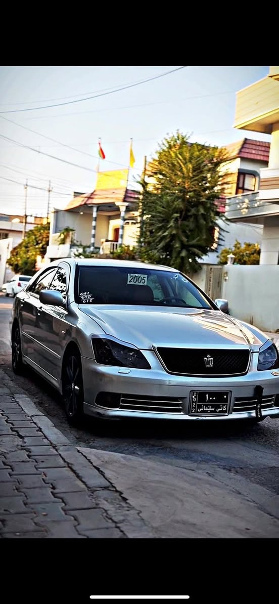 182 گەورە بە گەورە بڕاوە ناو ڕەساسی کراوە بە قەیسی 3 دوگمە.
***********
