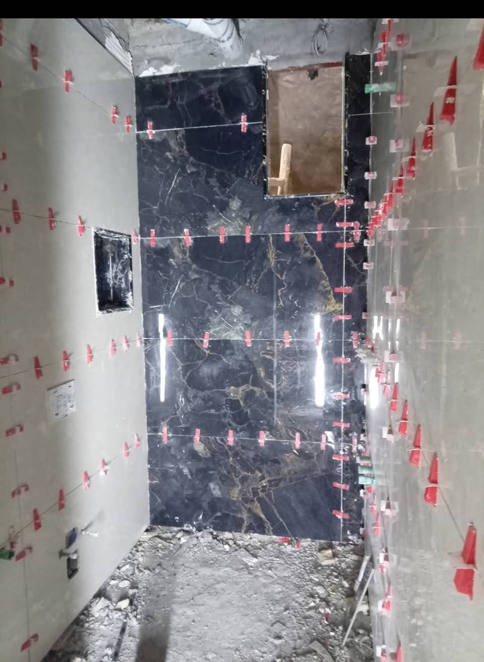 السلام عليكم اصطه سراميك ارضي وجدار استلام هندسه وهاذا شغلي داخل الموصل فقط ***********
