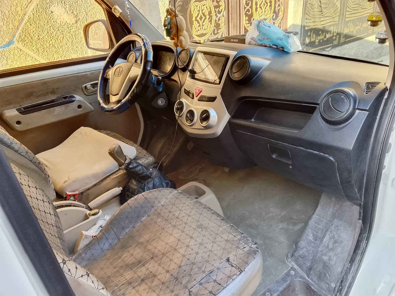 سلام عليكم لبيع سياره فاو موديل 2015سياره مكينه كير خير من الله تبريد كامل صدر امامي  خلفي جديد دواخل نظيف كهرباء كلها شغله بسمي رقم بغداد دولي مصفره هيئة وغرامات مكان السياره بغداد شعله رقم الهاتف ***********سعرها 45
