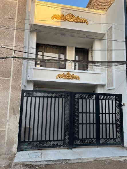 #دار للبيع مساحة 88 م  في المنصور حي الزهور خلف مستشفى الطفل بناء حديث 2025 جديد واجهة 4 م نزال 22 م شارع الي يقع الدار بي 7 م بدون رصيف  -مكون من طابقيين طابق 1 طرمة استقبال كبير مطبخ حار بارد مناور خدمات غرفه نوم كبيره 4 في 5 م طابق 2 مكون من 2 نوم خدمات مناور هول داخلي
- خدمات البيت مصمم بطريقة هندسيه حتى متواجد مكان للغسالات العاديه والصحون واير سمنز درجة اولى بناء درجة اولى
- ارضيات بورسلين 
- السعر مناسب جدا 
لاي استفسار الاتصال بالحاج ابو محمد
***********
او اضغط كلمة تم انطيك السعر خاص
