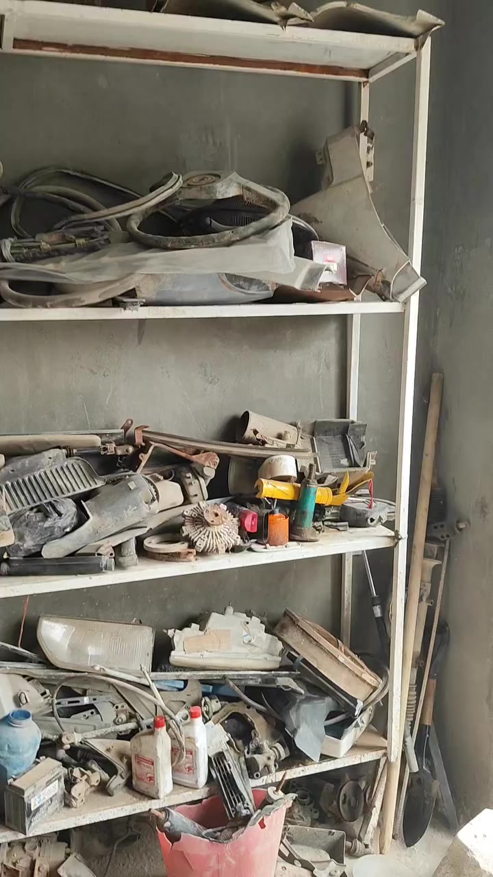 غراض بريجو كلشي متوفر مكان نجف ***********
