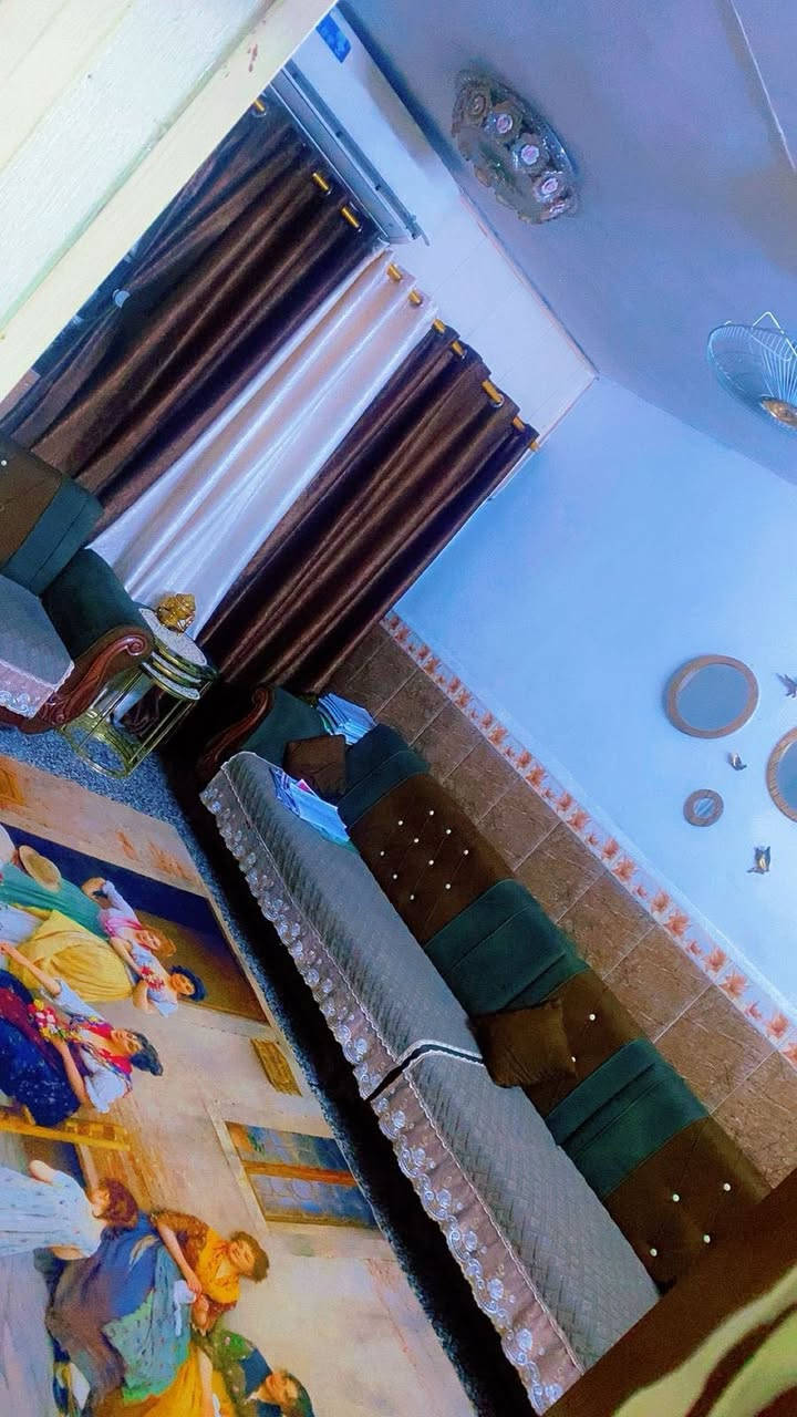 بيت للبيع مساحته ١٢٠ طابو صرف  مكانه دوره ابو دشير قريب على بيت جباره بالشارع العريض يحتوي على استقبال واسعه وثلاث غرف وثلاث صحيات وكراج يسع سياره البيت طابق ونصف ***********
