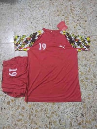 ملابس • ١٤ قطعة • توصيل