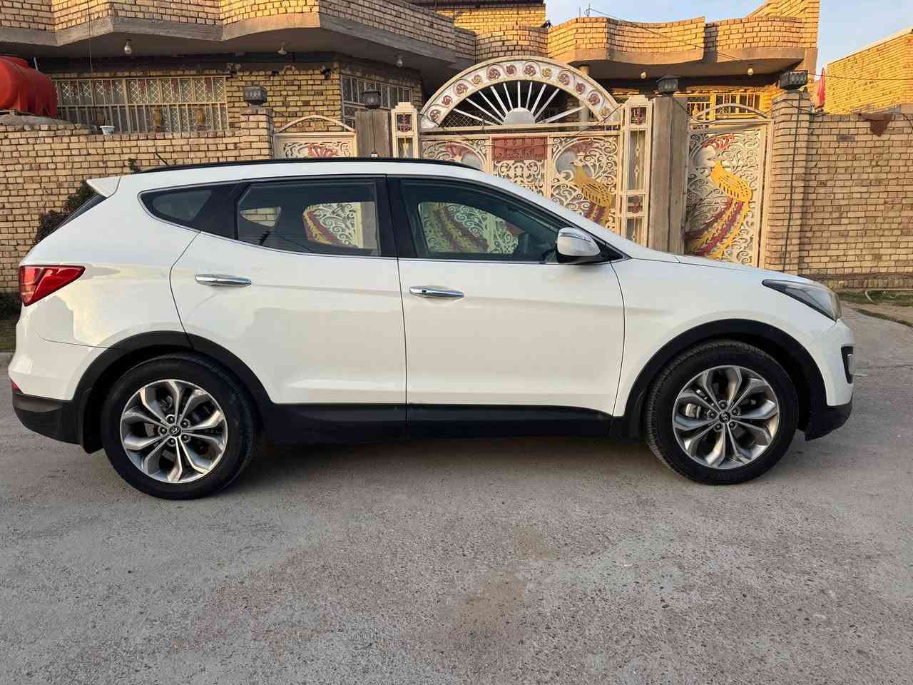 للبيع سنتافيا 2013خليجي 7 راكب محرك 6 اسلندر رقم بغداد مواصفات بنرامه طكتين بصمه كشنات جلد السياره جديده وجاهزه مكفوله من صبغ وتبديل وضربه السونار مرفق بالمنشور 
مكان السياره العماره كميت السعر 175 وبيها مجال انه مكلف بالنشر هذا رقم راعيها ***********
