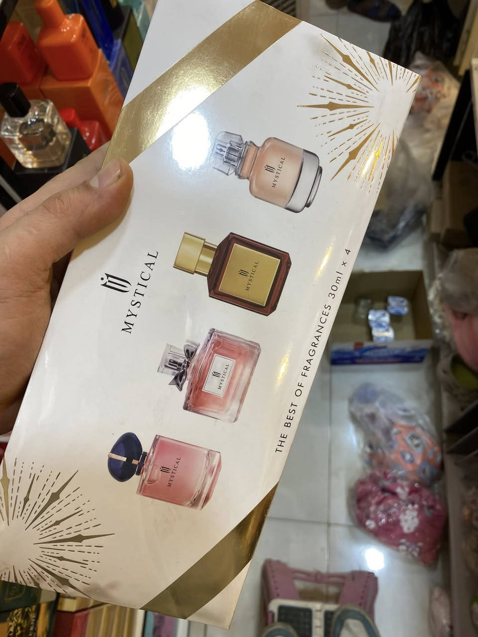 عطور سيت اربع علي حجم علبة ٣٠ مل ثبات قوي
سعر السيت ٨ الف
توصيل ٣ لجميع المحافضات


**إذا كنت صاحب هذا الإعلان وتريد حذفه لأي سبب، رجاءا أرسل رسالة إلى الدعم الفني**