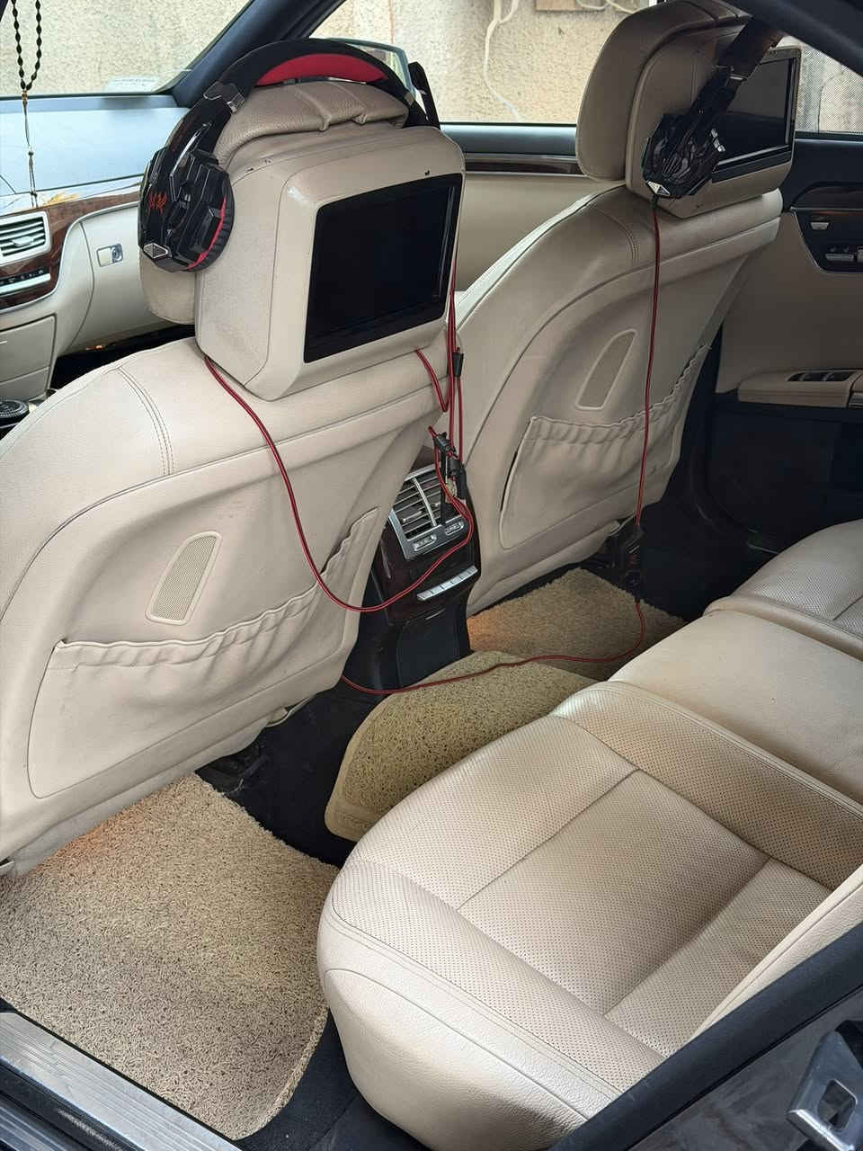 Mercedes-Benz S500 2011
-------------------------------------
#السعر : 265$ وبيه مجال 
‏
#رقم الهاتف : ***********

#رقم السيارة : اربيل هزه وسنويه جديده بأسمي 

#مكان السيارة : بغداد 
-------------------------------------
سلام عليكم 
للبيع  او مراوس مرسيدس موديل 2011 باب طويل داخل لونين بلاد سيارة رقم اربيل مكفولة  وارد الماني صبغ دعاميه اماميه فقط ماشية 155 الف كيلو متر حقيقي  
تفاصيل👇🏻👇🏻
1_ بصمة⁩ تشغيل بصمة بيبان
2_محركV8 توين تيربو  +كير مكفولات ⁦⚔️⁩
3_تبريد 3 قطع +ثلاجة⁦❄️⁩
4_كروز سرعة🔒 
5_ سلايت ⚔️
6_  شاشة  🖥
7_ مري قلاب مع البك
8_تنتة كنتارة بلادي    ⁩
9_انارة ترحيب💡 خارجية وداخلية ⁦⚔️⁩
10_شاشة اعطال💬
11_كشنات امامي خلفي كهرباء ⁦⚔️⁩
12_لايت زنون 
13_ مري شفط
14_ ايرباكات سليمة 
15_ويل 18 اصلي بلادي  ⚔️⁩
16_سستم صوت harmen gardon 
17_صدر امامي خلفي جديد ⁦🛠️⁩
18_حساس مطر💦
19_هزة وفحص جدد+سنوية جديدة  بسمي
20_لايت اوتو   ⚔️
21_ وضعيات قيادة ايكو سبورت وعادي🔥
22_ناظور ليلي 
23_كشنات تدفئة تبريد امامي خلفي 
24_شفتات ستيرن 
25_عداد 260 بلادي 
26_ابواب شفط 
27_صندوق كهرباء 
28_بردات جانبية 
29_رادار امامي وجوانب و 360
30_ستيرن كهربائي متحرك 
31_دخول ذكي بدون مفتاح 
32_حساسات امامي خلفي 
33_دبل جام بلورايز بلادي 

 
-------------------------------------
