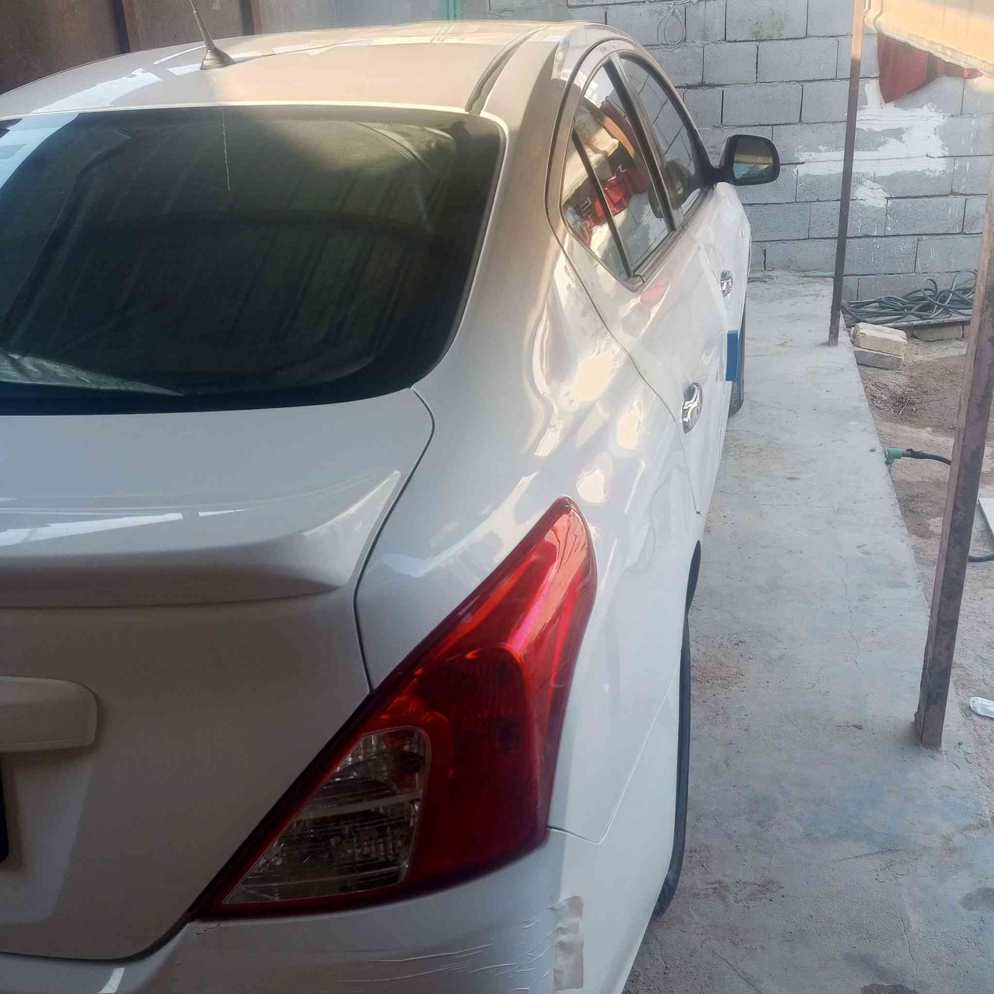 نيسان سني 22 ربيل سنويه 27. سعرها 109بيه مجال شراي بيه شخط بين البابين. بيه بارد بالمداكر كدام. شي بسيط. مكاني زبير. ***********
