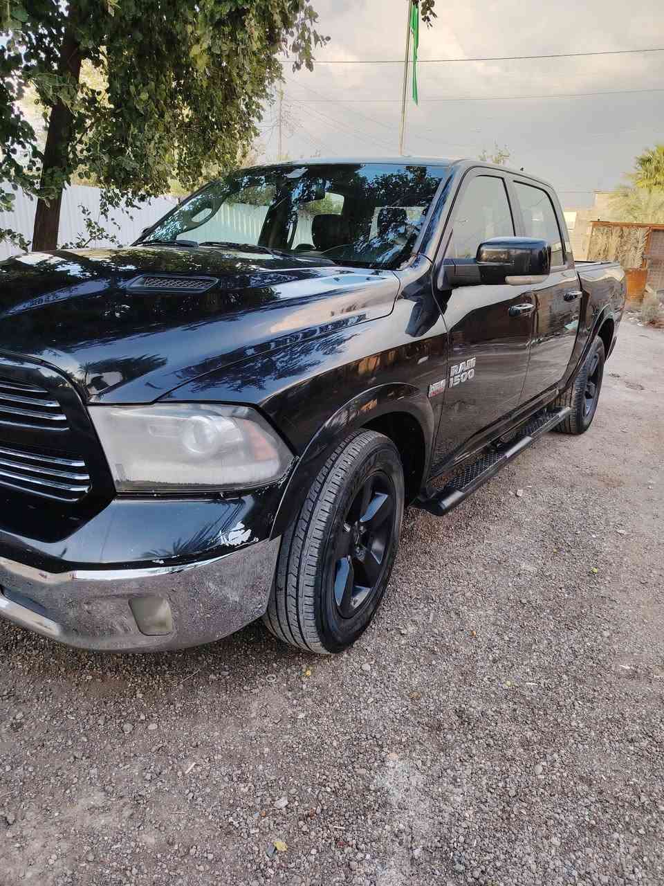 سلام عليكم
دوج رام موديل 2016
باب طويل بدي قصير 
بصمه
تشغيل عن بعد
كشنات كهرباء تدفئه تبريد
هواي مواصفات بيها
السعر 205 وبيها مجال
مكانها بغداد
***********
