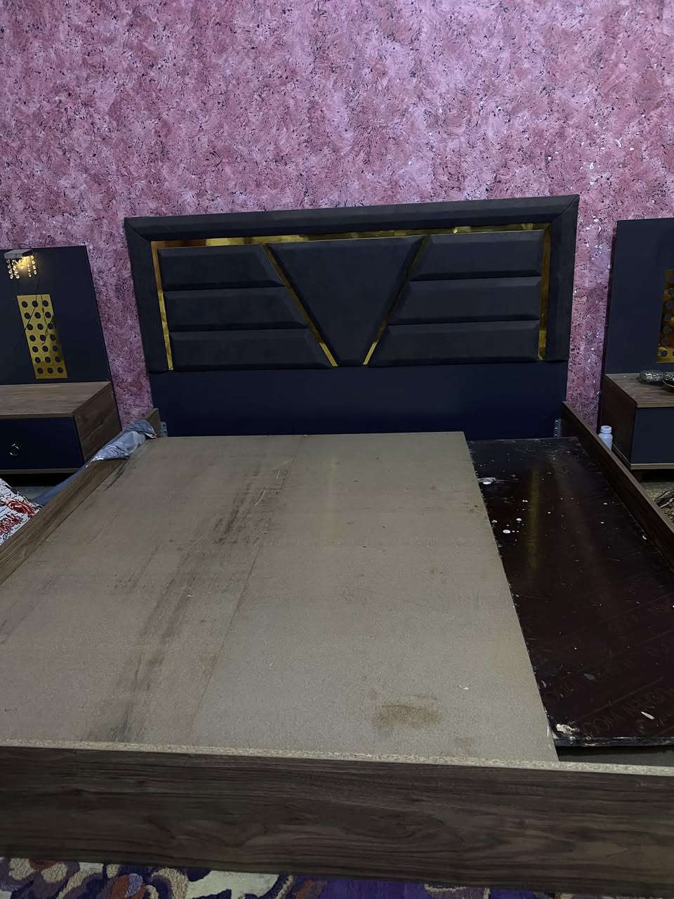 غرفه نوم تركيه نضيفه شخط مابيهه كامله مستعمله 3 اشهر بس السعر 300 
***********
