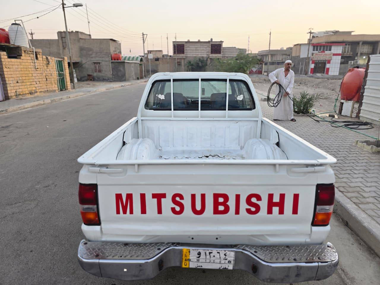 سلام وعليكم بيكم مستوبيشي مديل 97   حداده جديده تخم تاير جديد سياره بلاديه وجديده  السياره جديده ومانقصه برغي مكاني البصره االمدينه السعر 38 وبيه مجال والشراي يتصل ***********
