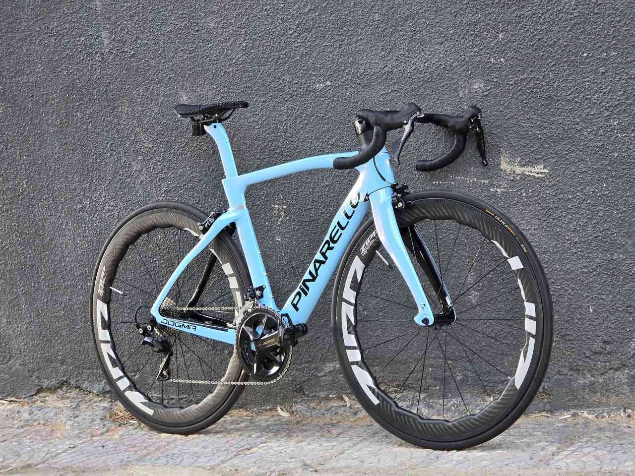 سلام عليكم
دراجة Pinarello F
فول كاربون لون مميز 🩵
قياس الفريم 52 مختوم Uci 
نظام Rim Brake فحمات
سستم شيمانو 105 /R7000
صينية البراكيت R7100 /52
ويالة كاربون Ziip طرب 6بنط
تايرات كتان كونتننتال الماني 
لوكات شيمانو كشن كاربون 3d 
دراجة فول نظافة قبل 20 يوم مشدودة 
للاستفسار والسعر خاص 
***********

