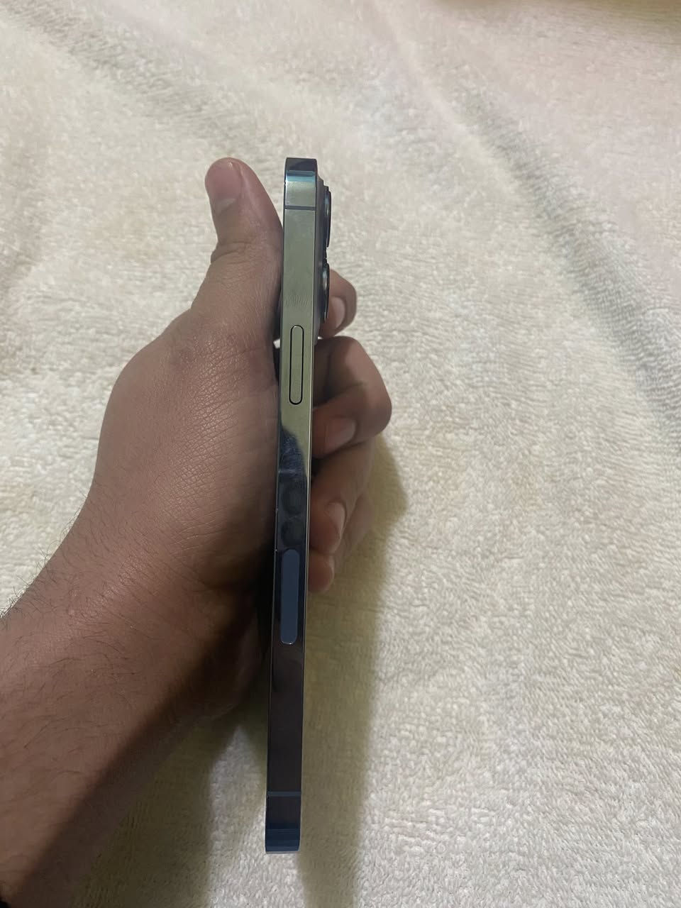 iPhone 13 Pro Max
ذاكرة 256 

بطارية 91

وتر بروف 

تك شريحة 

السعر 750 وبي مجال بسط

للتواصل :*********** واتساب فقط
