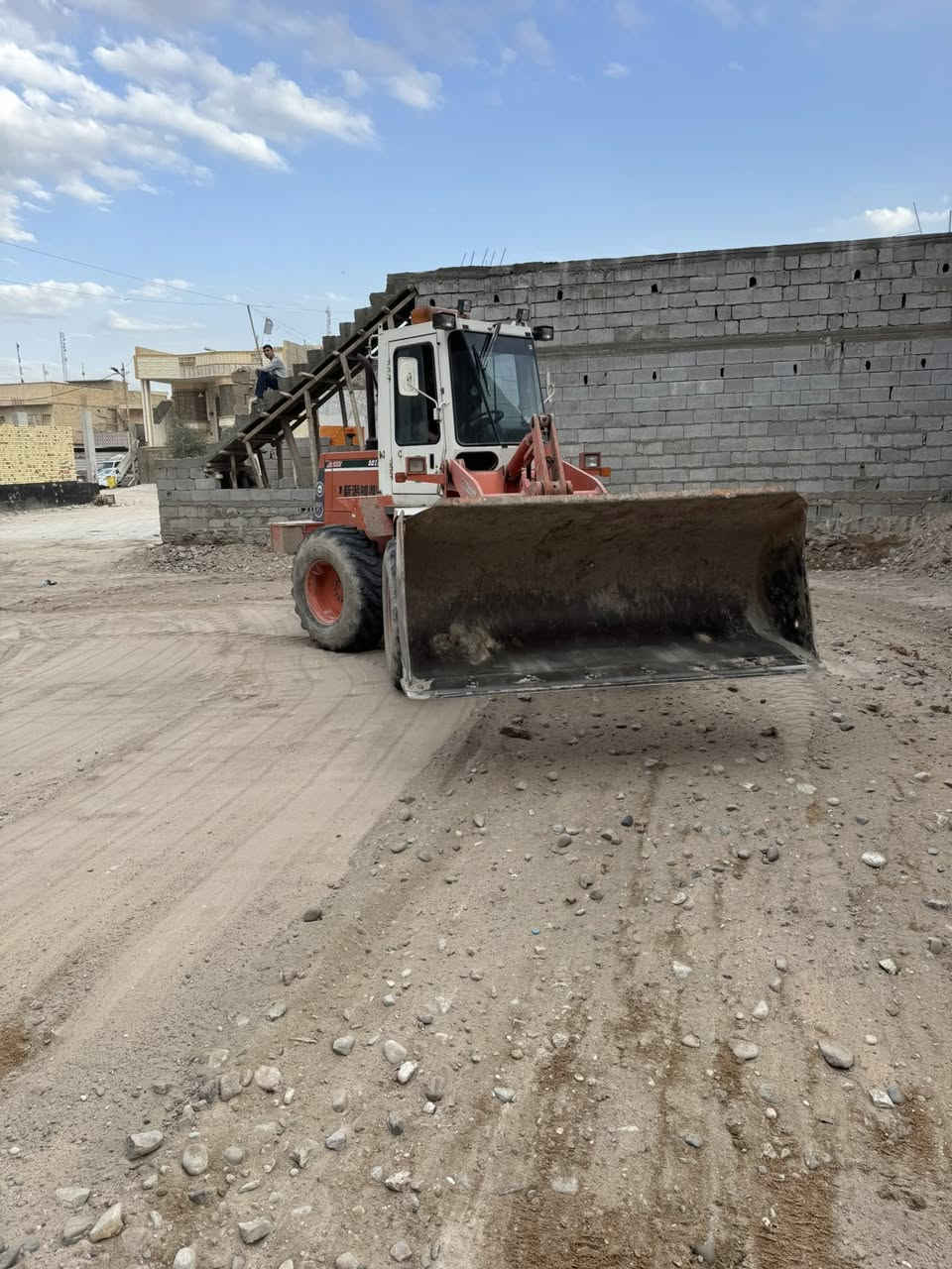 العرض غير شي هاي المره 😍 🔥🔥🔥🔥🔥

* خارطتك علينه 😳
* وتسقيطه هم علينه 😉✌️
 * وبابك الخارجي  هم علينه ✌️✌️✌️
وبعد ما خلصت
سخانة هم علينه 😍
 وماطور الماي ١ حصان منشأ هندي  هم علينه 
وتدللون والماعنده بلاش الشغل كله

****يعلن  مكتب العبادي لبناء الدور والمباني السكنيه عن     استعداده لبناء الدور وحسب المواصفات المطلوبه وبكوادر هندسيه واختصاصيه 
 
ملاحضه : العمل حسب المطلوب 

او تندر العمل الاعتيادي 

١-تعديل الارض او قلع التربه واستبدالها بلسبيس والحصى الخابط والاسمنت الناجح مختبرياً (حسب طلب الزبون) 

٢- عمل الرباط الارضي. بلحديد الايراني الناجح مختبرياً وهندسياً قياس ١٦ ملم (٨ شيش) ٤٠*٨٠

٣ - بناء بتلو حسب الجيران او المنطقه 

٤- صب كوبلن ولبخ البتلو من الداخل والخارج والتزفيت بلبرايمر كوت العراقي او الاماراتي 

٥-بناء الدار بلوك او طابوق حسب الطلب بارتفاع ٣.٦٠ من الداخل

٦- عمل رباط علوي ٢٠ *٣٠ بتسليح حديد ايراني المنشأ 
١٢ ملم ( ٤ شيش )

٧- صب السطح بلخبط المركزي او العادي حسب المواصفات ونسب الخبط الهندسيه بارتفاع ٢٠ سم
وتسليح بحديد ١٢ ملم 

٨-عمل الفريمات للابواب والشبابيك الحديديه كافه بحديد ٣ ملم * ٤ انج  

٩- عمل ابواب الحديد تفصال حديد ٢ ملم لجميع المقاطع

١٠- عمل فريمات الابواب الخشبيه جاوي والابواب تفصال صاجي ٦ ملم 

١١- بناء بيتونه بارتفاع ٢.٨ م مع صب السطح 

١٢- بناء ستاره بارتفاع ١.٦ م ( ٨  ساف ) مع الكوبلن 

١٣- صبه نضافه بارتفاع ١٠ سم

١٤ رش التربه بماده الكلورودين  ( ضد الارضه والحشرات )

اعمال التشطيب ٢——-/٢——
١- لبخ الجدران الداخليه والخارجيه بلاسمنت العادي الاسود  
٢- تبييض الجدران بلبورك السعودي او العراقي  
 ٣-تاسيس الكهربائيات بلاردني او الفنار السعودي حسب الطلب والاتفاق 
٤- تاسيس الماء والمجاري كلاسك او حسب الطلب المواد مصري او تركي 
٥- السقوف / ثانويه او جبس بورد او سحبات بياض حسب الاتفاق او رغبه الزبون 
٦- اعمال الجام حسب اختيار الزبون. 

للاستفسار اتصال او واتساب  
***********  احمد 
*********** م . اياد
