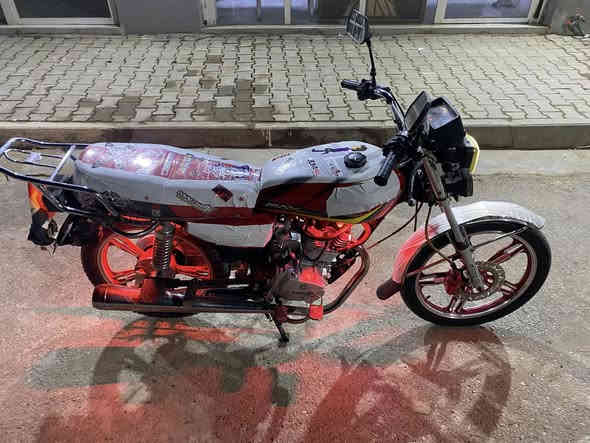 السلام عليكم دراجه للبيع دراجه مال جناي بس متوازي وريد ابيع الدراجه موديل 23اوراق موجوده ورقه كورتنيه الاصل مكفوله مكينه ممدود عليه سبانه الدراجه محدثه 24كهربائيات شغاله دراجه اي نقص مابيهة نكره سلف نضافه فول الشراي يتصل ***********
