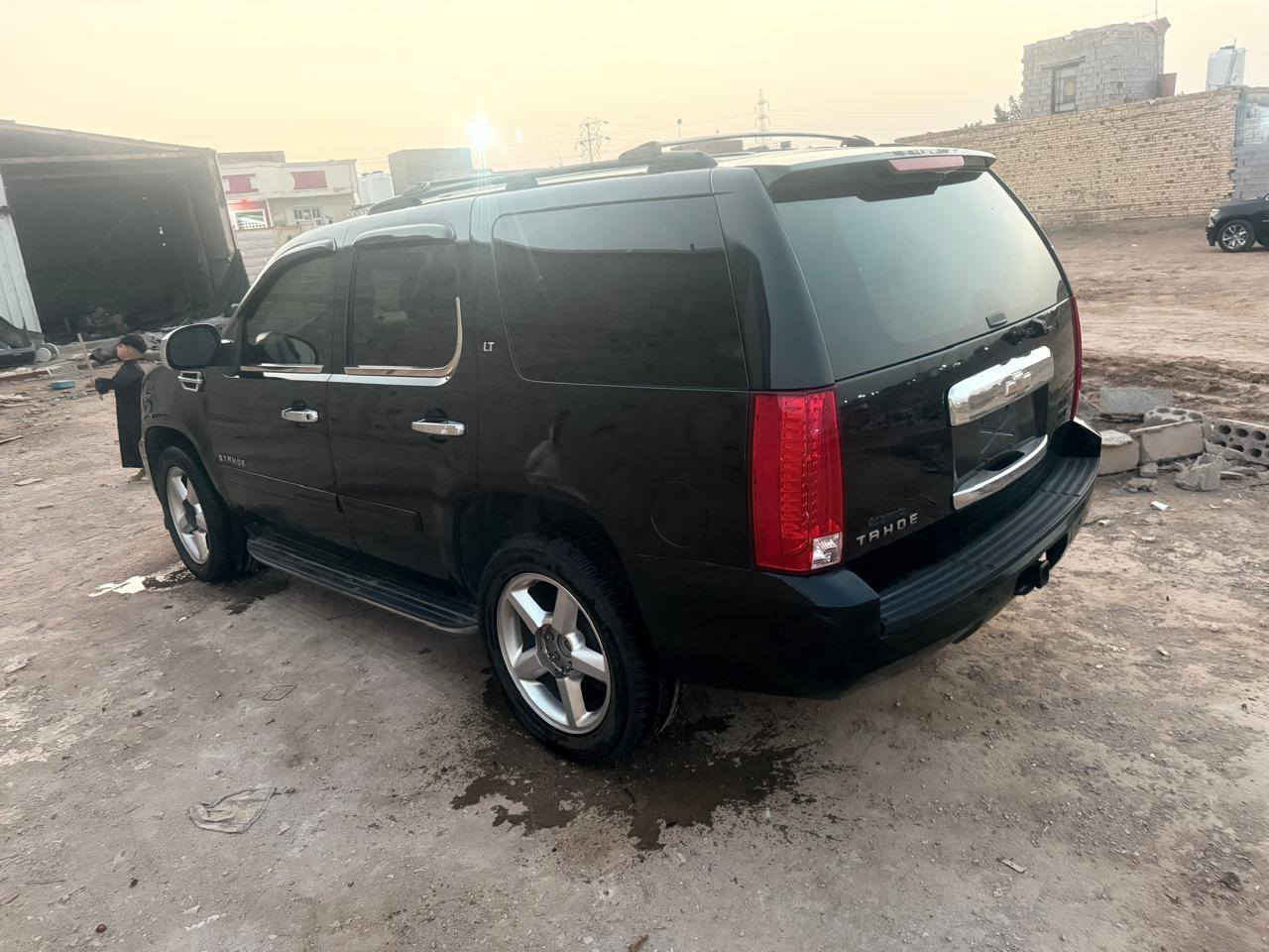 سلام عليكم
للبيع تاهو ادوات حاويه 
كفاله كص وضربه ماناقصه شي 
مكينه كير كفاله كارتون السياره 
سعر 88
مكان ناصريه
***********
