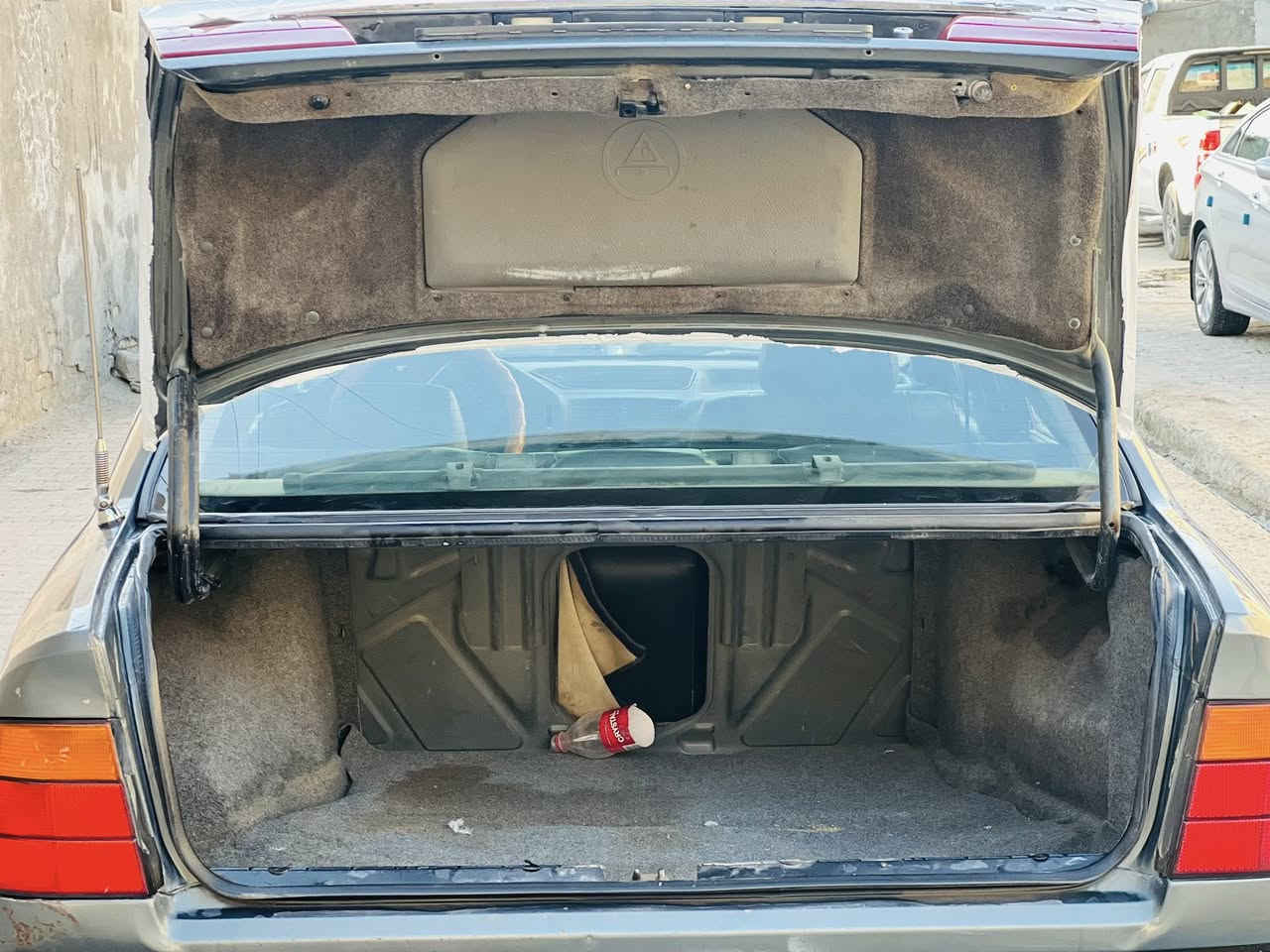 سلام عليكم سياره بيئم مديل 90 كير و محرك شرط مفتوح تبريد ثلج ❄️ حداديه جديده وره و كدام رقم هز جديد دولي تخم تاير داخل جلد اسود لايت زنون عالي ناصي مداور ثاني يوم كهربائيات كله شغاله  حلوه سياره مكاني سماوه قضاء الخضر السعر 42 و بيه مجال ‭0788 252 6192‬
