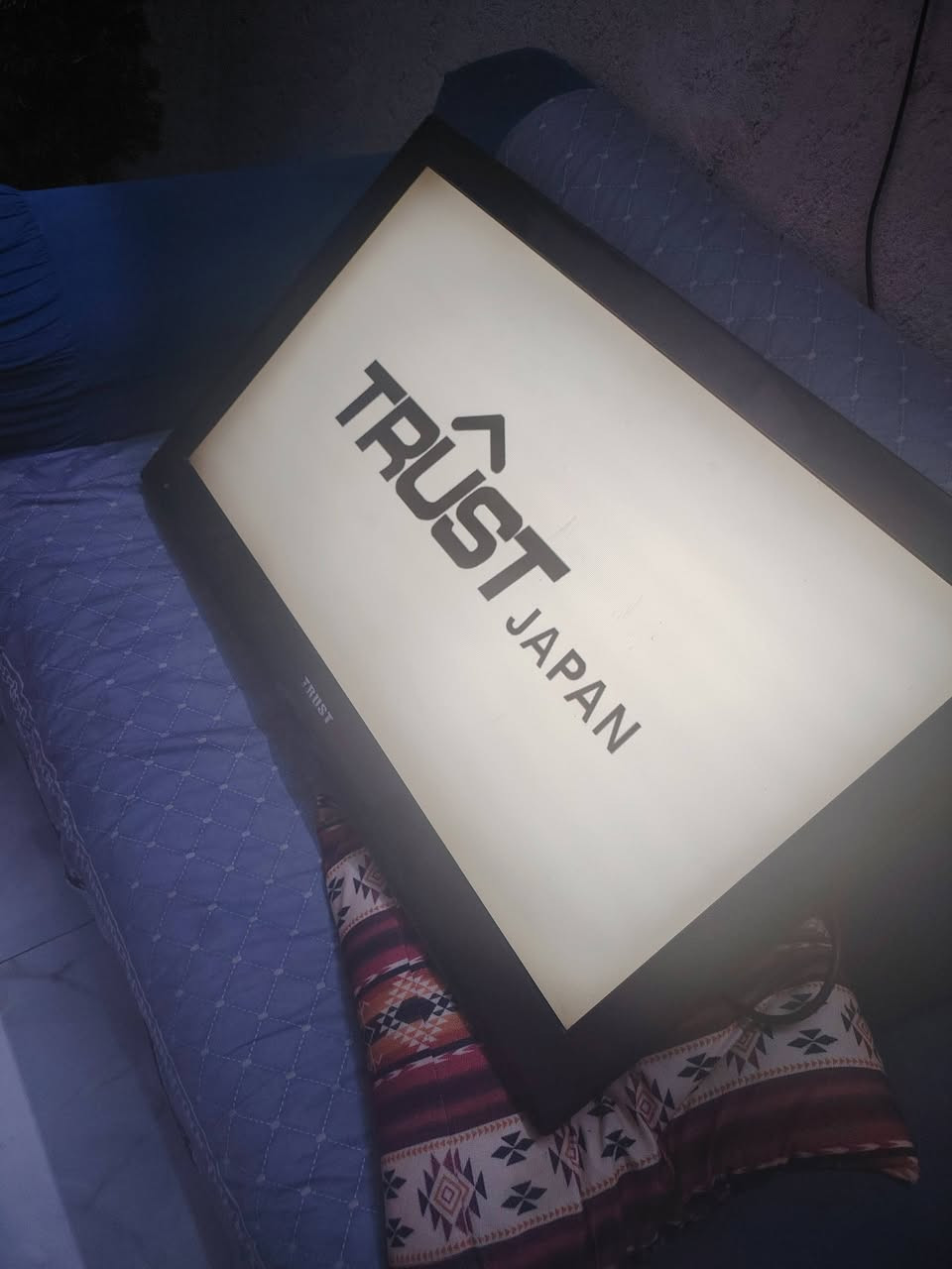 شاشه للبيع حجم ٣٢جديده استعمال شهر بدون نت السعر ٧٥وبي مجال مكان نجف الرقم ***********
