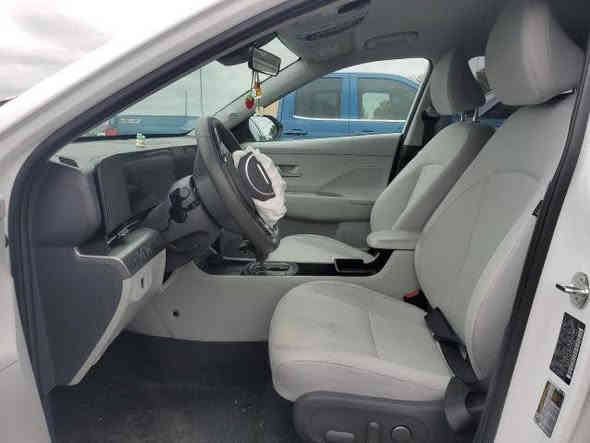 السلام عليكم

للبيع هونداي كونا ٢٠٢٤ وارد امريكي  فول مواصفات عدا الفتحة 

الحادث مرفق بالمنشور على وضعه 

ايرباك واحد فقط 

شاشة متصلة 

كشن كهرباء

تبريد قطعتين

داخل ابيض المرغوب 

السياره حاليا بنقل 60 يوم وتوصل 

ماشيه 11 الف زيرو 

السعر 110 بدون نقل ع وضعها ابيع 

  مكاني بغداد ***********
