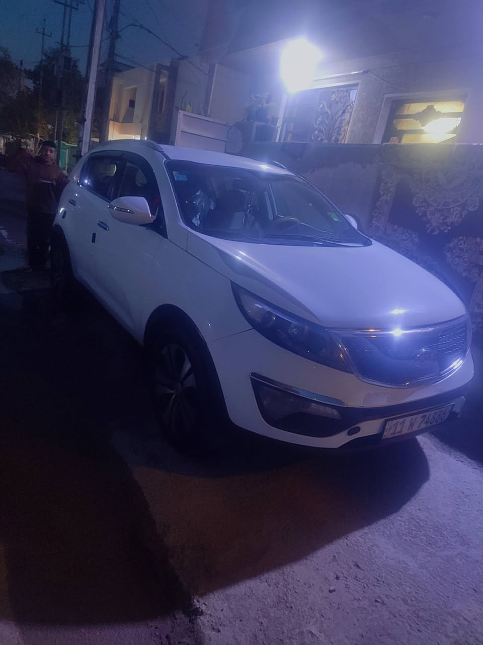 السلام عليكم سبورتج 2014خليجي   محرك 2400دوش ع   تحكمات ستيرن شاشه كامره حساسات لد نهاري سياره جاهزه مجهزه رقم بغداد بسمي ارقام دوليه السعر 130بيهه مجال مكاني بغداد الدوره للاتصال ***********
