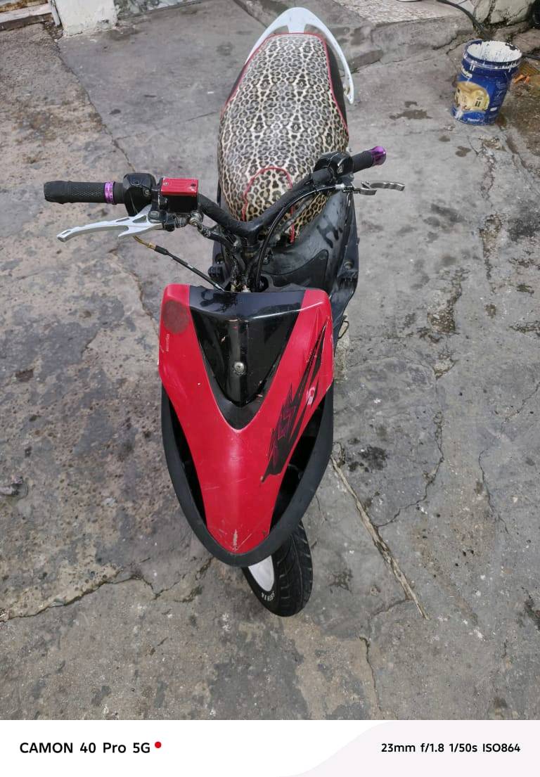 السلام عليكم دراجه تعمير جديد نقصه كابريتر باتري سعره ٣٥٠ وبيه مجال 