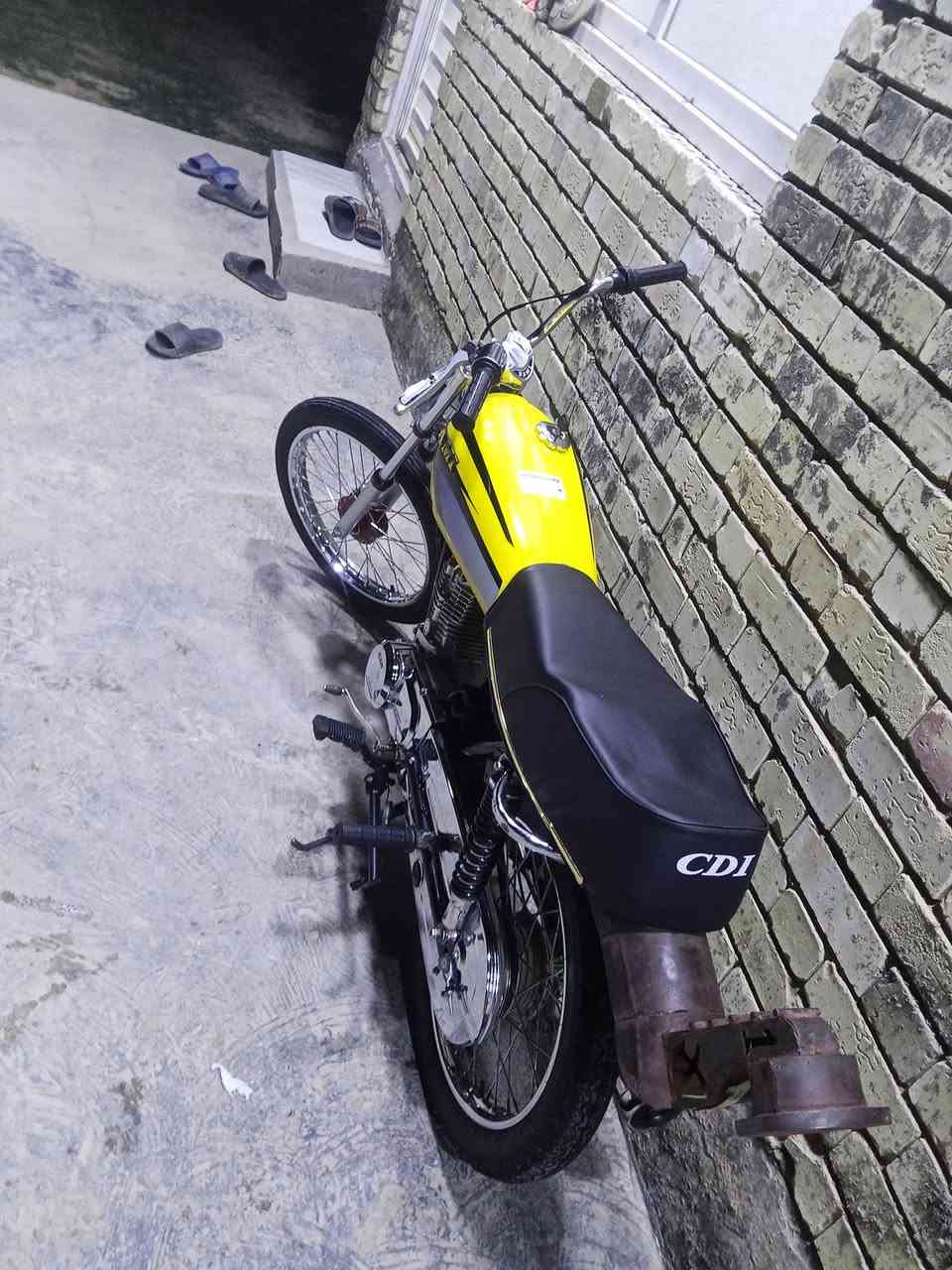 سلام عليكم دراجة اربعة كير اوراق سكنر شاصي 2025للبيع المكينة ما مفتوحة سعر 750وبيها مجال مكاني كربلاء حي العباس ***********
