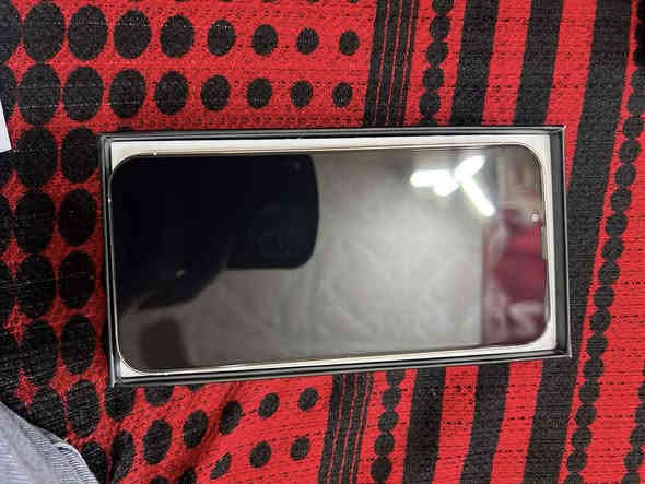 إسلام عليكم ايفون 13بروه ماكس ذكره 256ابدل بطاريه 94+كامره خلفيه اصليه نضافه 90كامل ملحقات لون ميز مكاني بغداد العبيدي شهداء سعر خاص وتساب ***********
