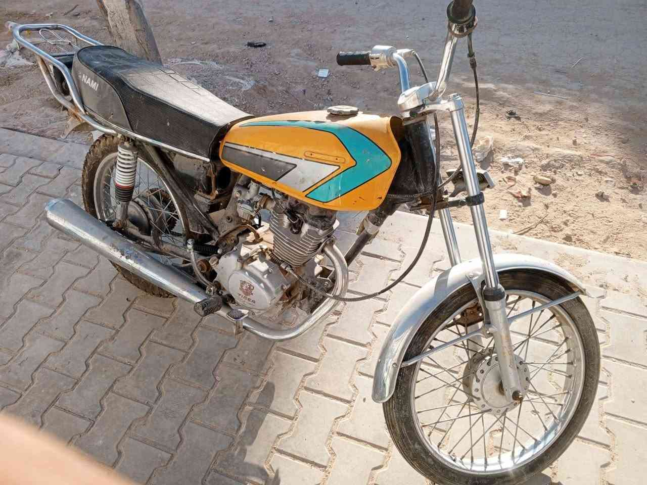 اربع كير للبيع السعر ٢٠٠ الف العنوان النجف الحولي خلف ملعب النجف
***********
