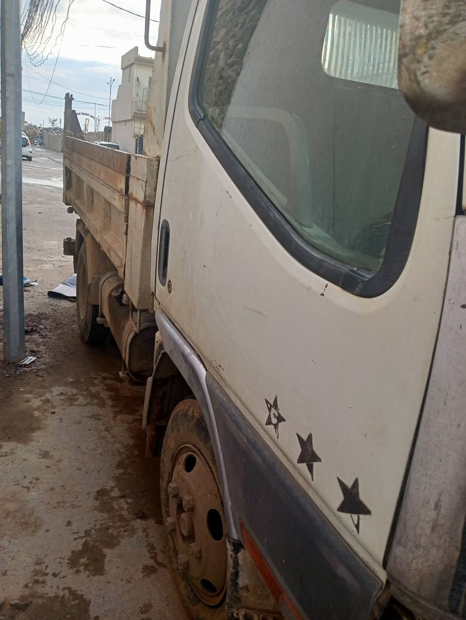 سلام عليكم
كنتر للبيع موديل 1992 عظم. وقمارة بزون مكينة 108
رقم ذي قار مكفول من شاصي وكير واكسل و مكينة 
بيها بوخار قليل بدون صرف سيارة نثية مصفرة 
من غرامات وضرايب  سعر 95 ورقة وبيها مجال
للطيبين علمن سيارة باسمي للاتصال على هذا رقم
*********** مكان سيارة في موصل رشيدية
***********
