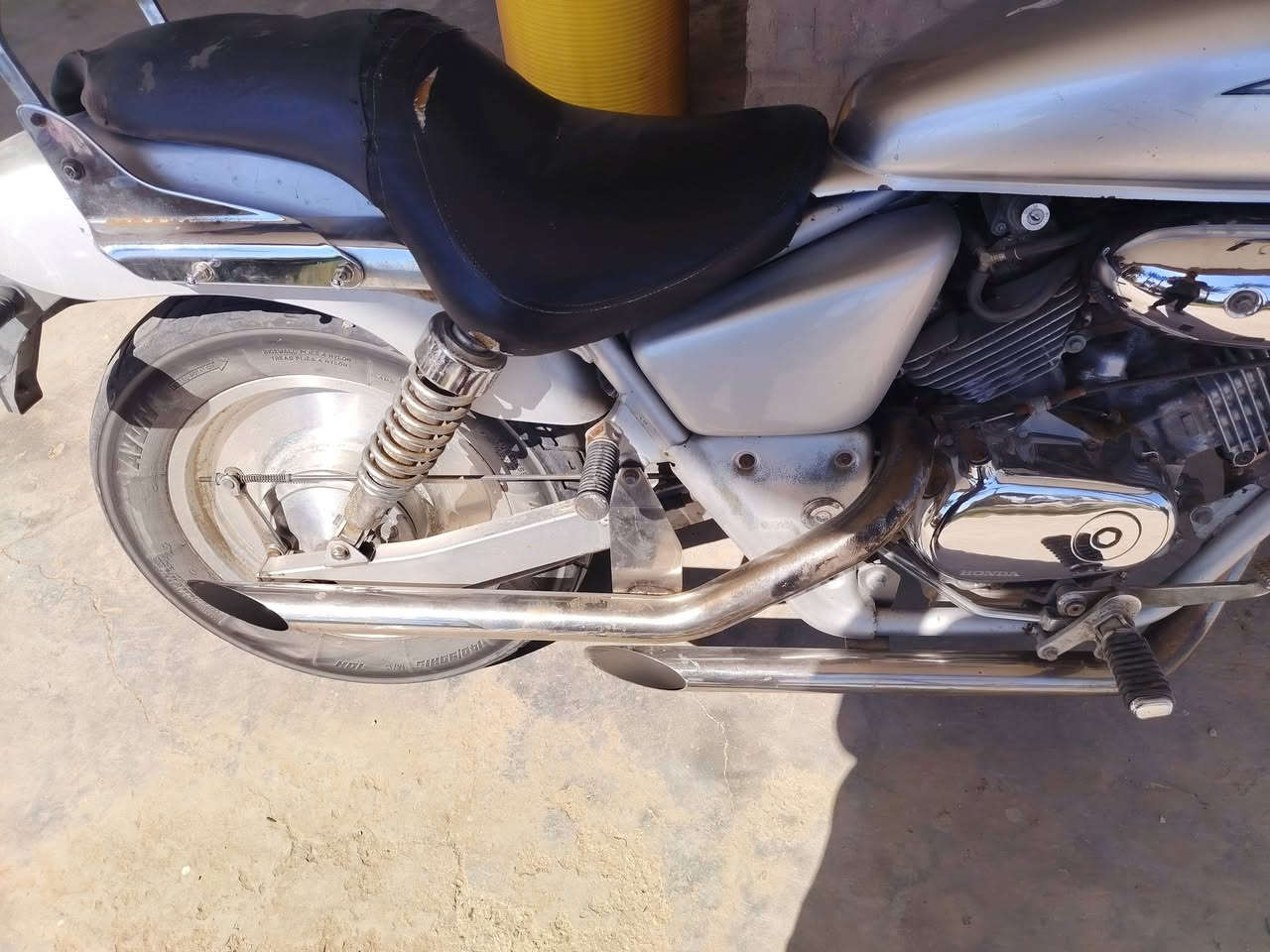 السلام عليكم
دراجه هارلي للبيع او مراوس حسب القناعه كامله على وضع الشركه ما مفتوح بيها ولا برغي ميكانيتها على وضع الشركه مكان بابل حصوه السعر مليون وبيها مجال

***********
