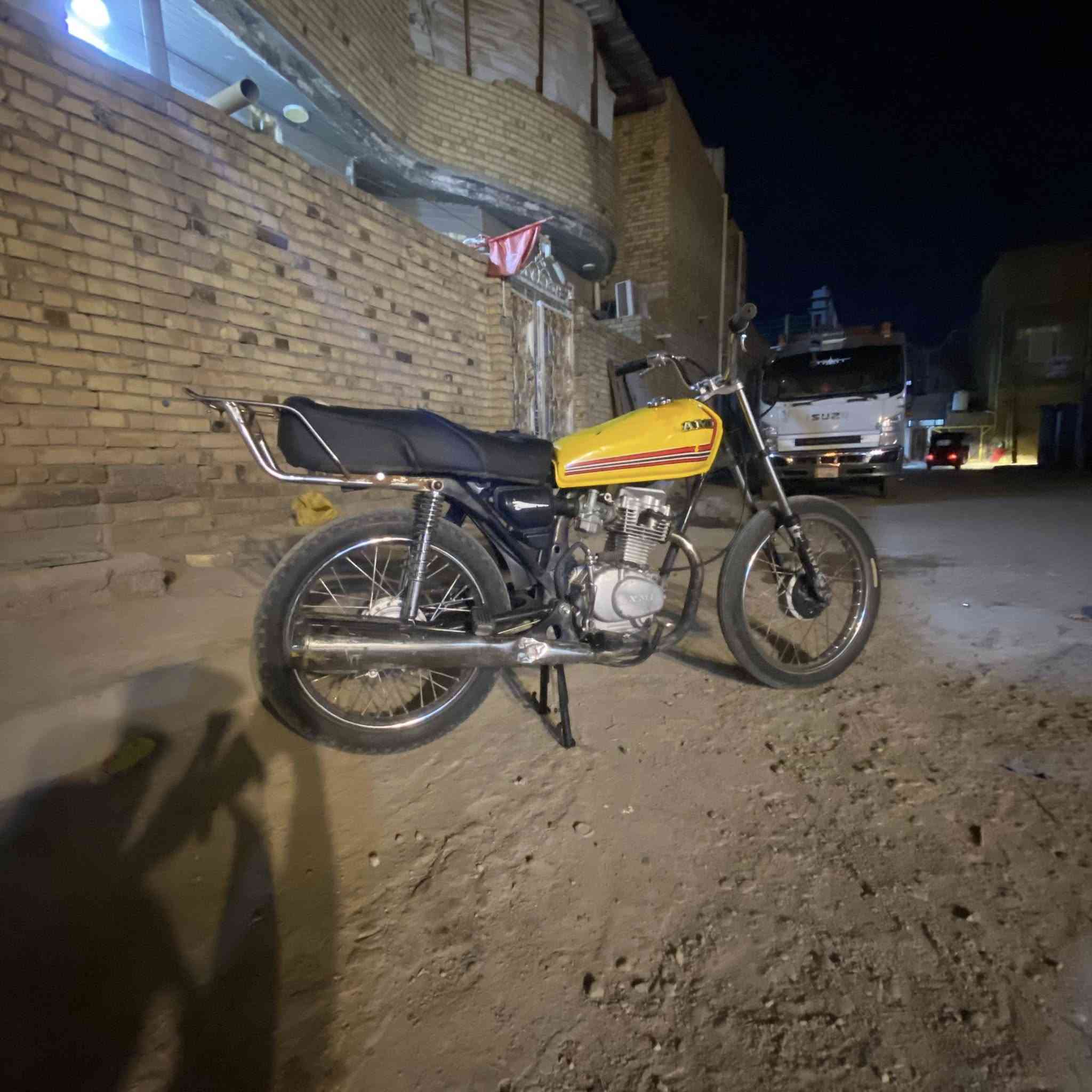 السلام عليكم دراجه للبيع كله نامه شلامجه شاصي ومكينه الدراجه  شلعه ومعدل
السعر 400 وبيه مجال للشراي 

***********
