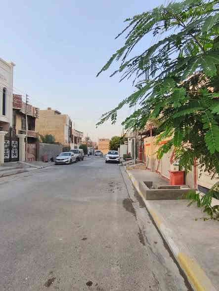 بيت مساحته ٢٥٠م الوجه ١٢ ونص ونزال ٢٠ شارعه ١٢ بناء طابوق حديث ضلع منفصل وسقف منفصل للبيع المكان فلوجة حي الشهداء قريب على مدرسة المفاخر وشارع المنجزات منطقة كاملة من جميع الخدمات تبليط ومجاري وماء وكهرباء ومدارس وبي ٥ غرف نوم السعر المطلوب بي ٢٦٠ مليون وبي مجال للاستفسار الاتصال على الارقام التالية
*********** واتساب
***********
