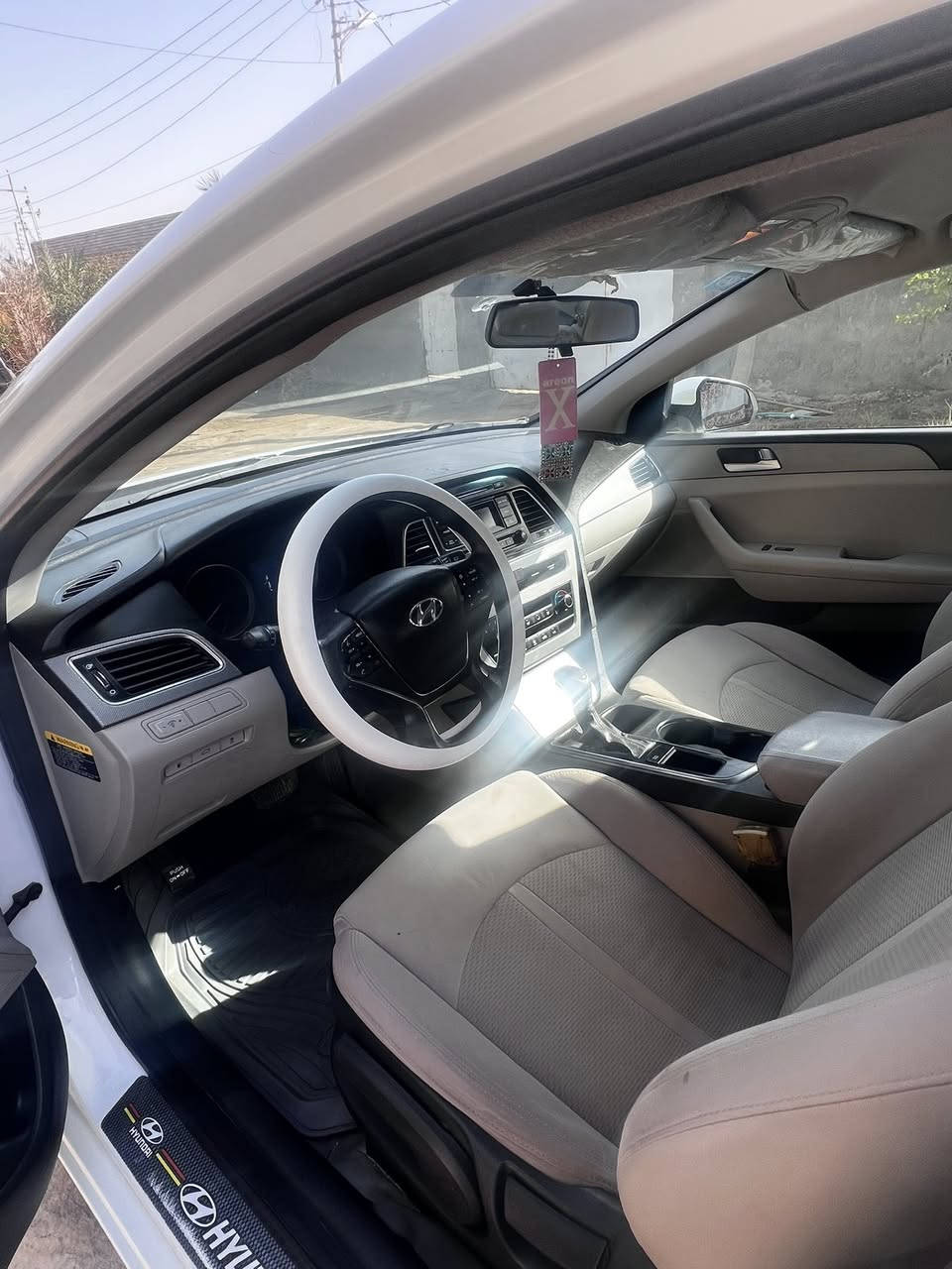 السلام عليكم سوناتا 2015 وارد أمريكي حادث جاملغ وبنيد بيهه صبغ بالجاملغ الخلفي شويه وعابر ع الباب قليل رقم ناصريه انكليزي السياره نظيفه نظيفه حيل مكانها البصره القرنه السعر 115للبيع او مراوس حسب القناعه الاتصال ع الرقم ***********
