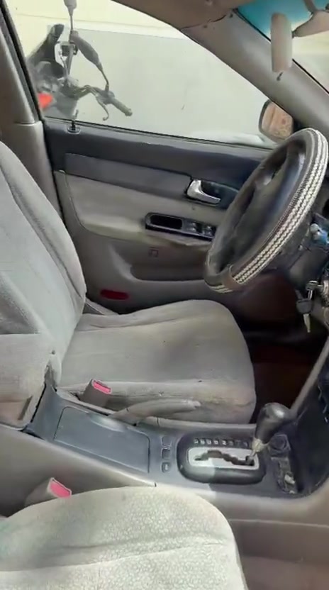 سيارة للبيع شوفرليت ابيكا مديل ٢٠٠٤ محرك وكير جاهزات كهربائيات حدادية جاهزة شرط التحويل عوزها السيارة صبغ دواخل حلوة ونضيفة كلش السعر المطلوب ٢٥ ورقة وبي مجال 
رقم الهاتف : ***********
