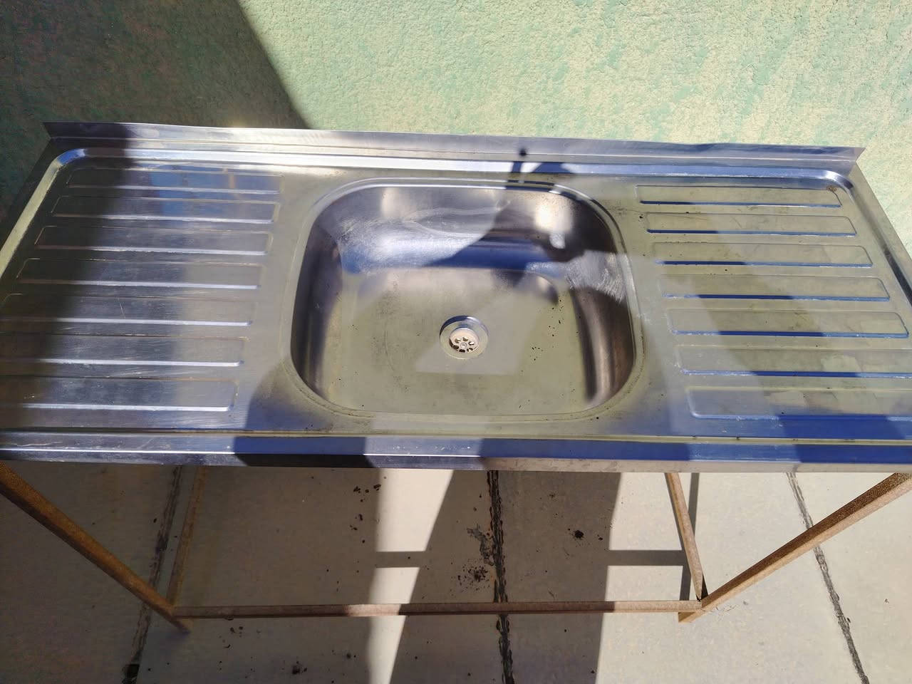 السلام عليكم ورحمة الله وبركاته
سنك للبيع مع الميز ماله السعر ٤٠ الف


**إذا كنت صاحب هذا الإعلان وتريد حذفه لأي سبب، رجاءا أرسل رسالة إلى الدعم الفني**