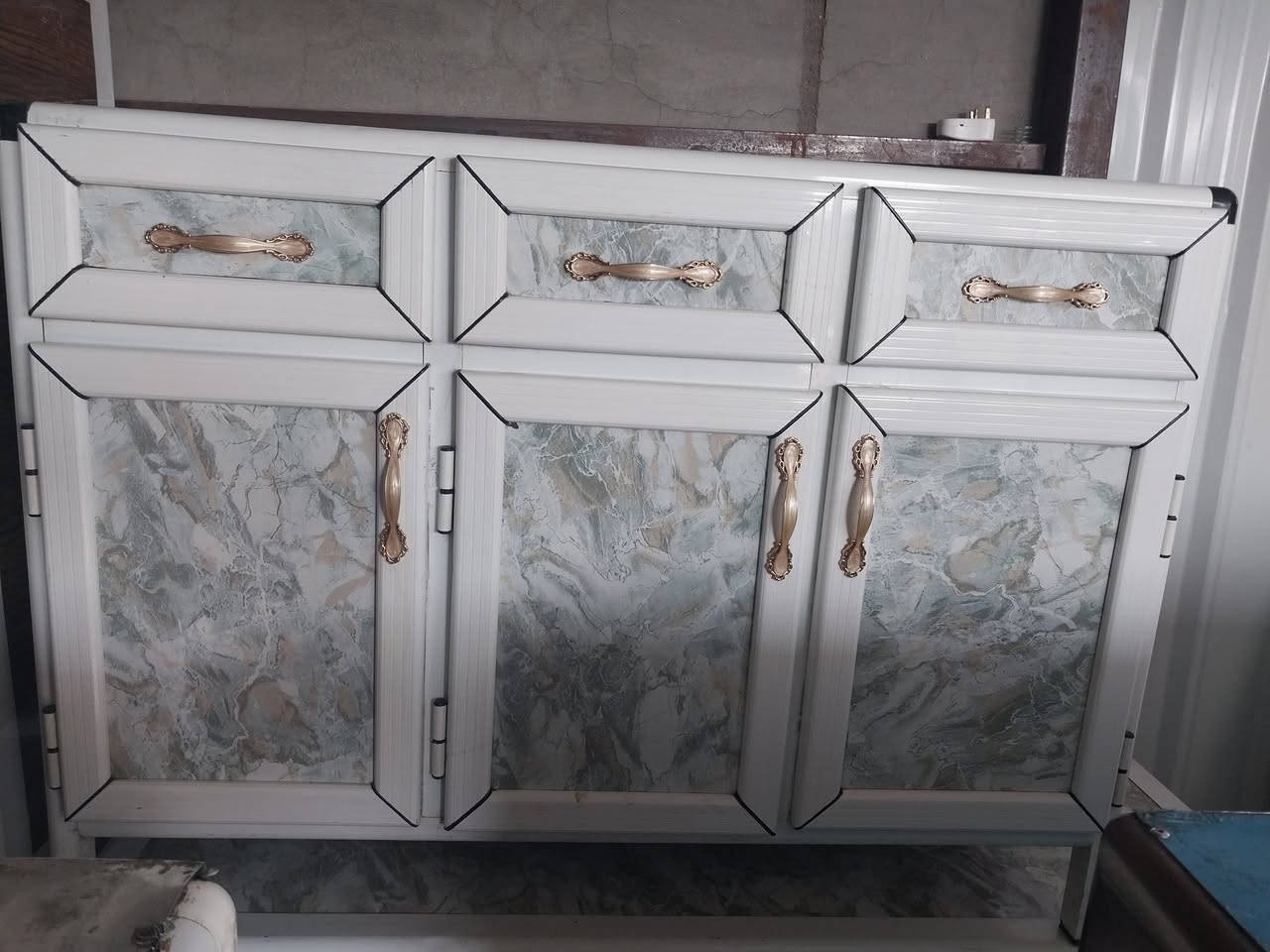 بسم الله وعلى بركة الله 
يتوفر لدينا انواع لكاونترات وجميع القياسات 😍😍
سنك سطح بوحده 😍
سنك حوض بوحده 
ثلاجات ابلاديه مامصلحه 😍
طباخات المصري 😍 كريازي 
موجمدات 😍 حجم صغير 

***********
حارث
