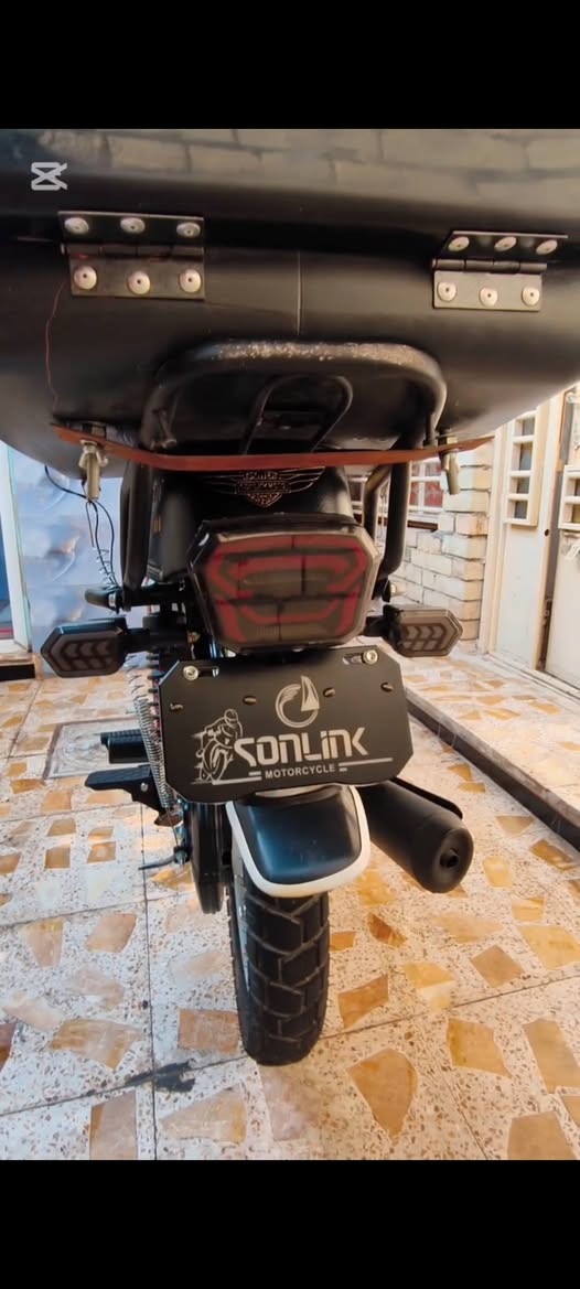 سلام عليكم سيفان للبيع موديل 2025 مكينه 200cc ماشية اقل ال 10 تالاف طالعه رمبة مكاتبة موجوده عدي بسمي مال الشراء السعر 950 مع المحلقات بدون ملحقات 800 وبية مجال بسيط مكاني بغداد الشعب الرقم *********** واتساب فقط
