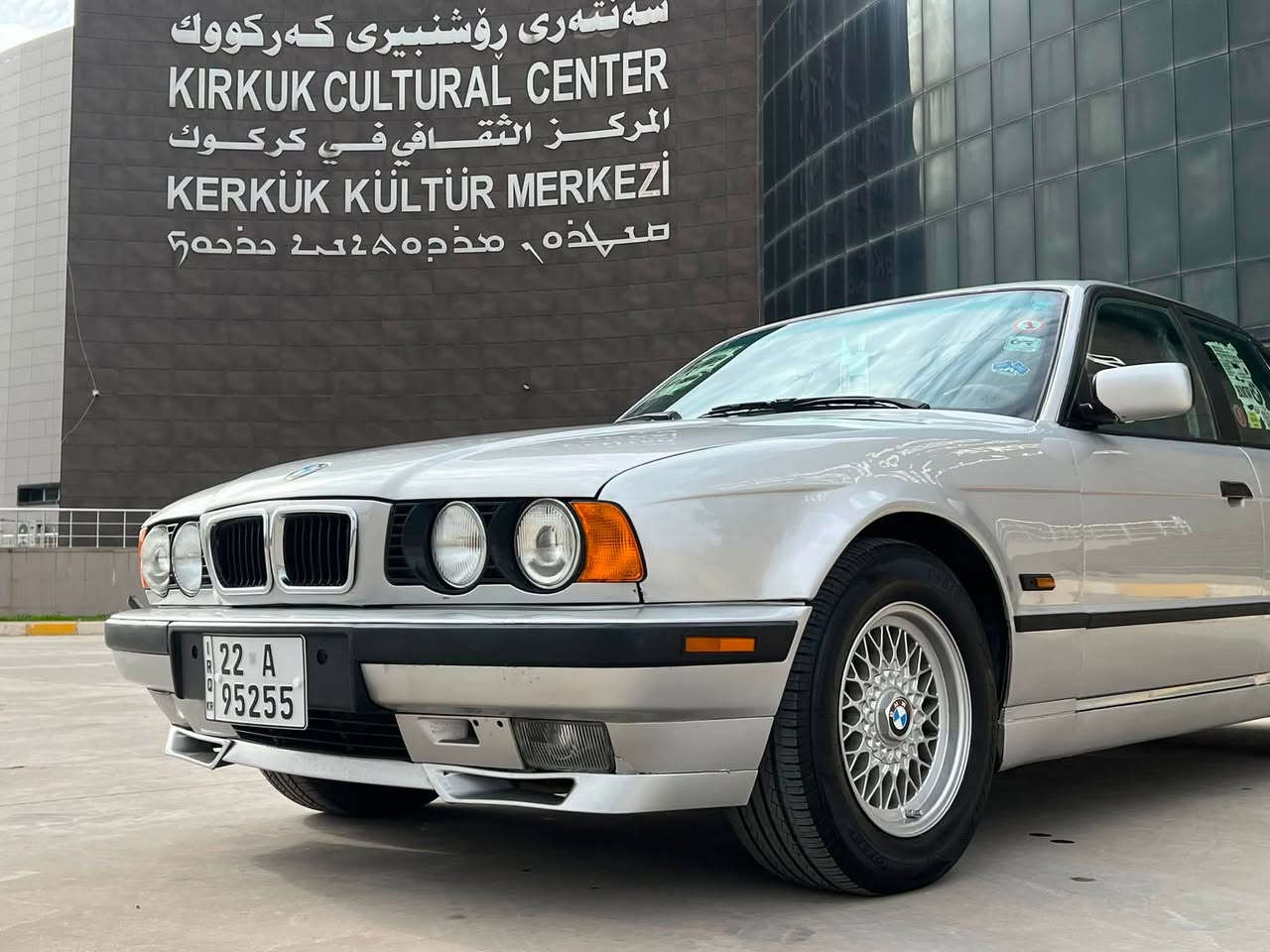 بي ام 525 مسكر فانوس…***********…اوتوماتيك تبريد رقم اربيل بسمي جديد حد 2030 بسمي موديل 1995 مكانها كركوك… سعرها 65 وبي مجال
